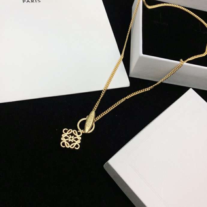 Picture of Loewe Necklace _SKULoewenecklace01cly110579